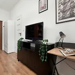 Cozy Suitable For 2 People By Renters Lodz